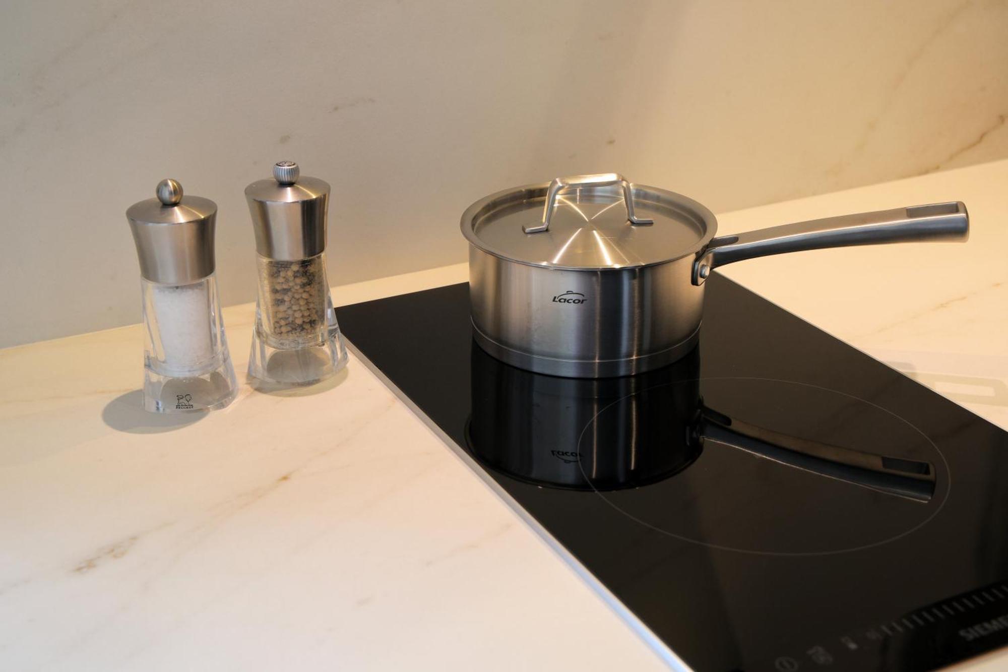 Ariane Hotel Ieper Bagian luar foto